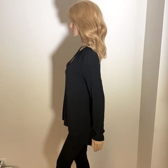 THEORY 100% Silk Back Slit Blouse. Black. Size XS/P - Picture 3 of 8